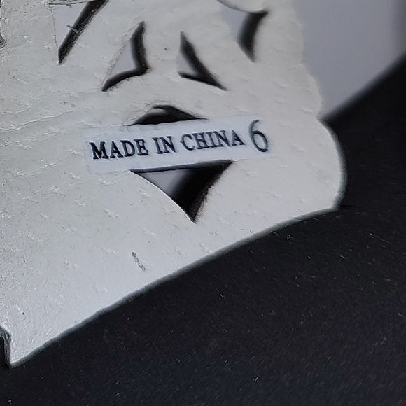 Yellow Box White Sandals - Picture 4 of 4